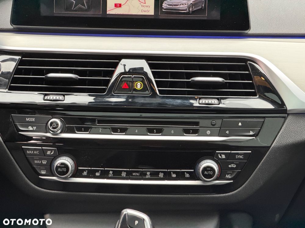 BMW Seria 5 530d xDrive Sport Line sport - 13