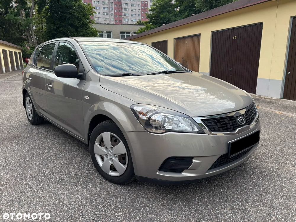Kia Ceed - 1