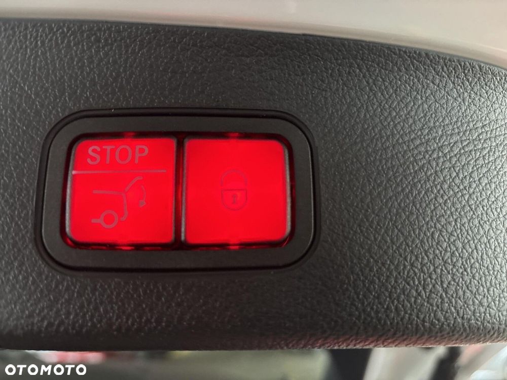 Mercedes-Benz GLA - 24