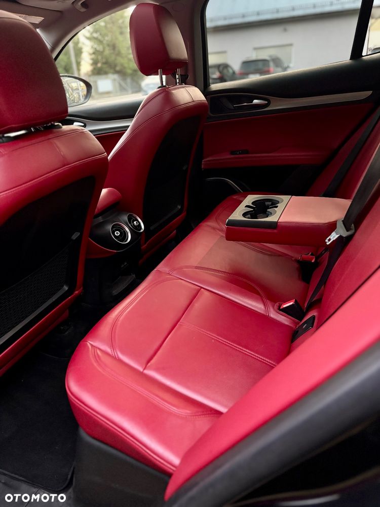 Alfa Romeo Stelvio - 18