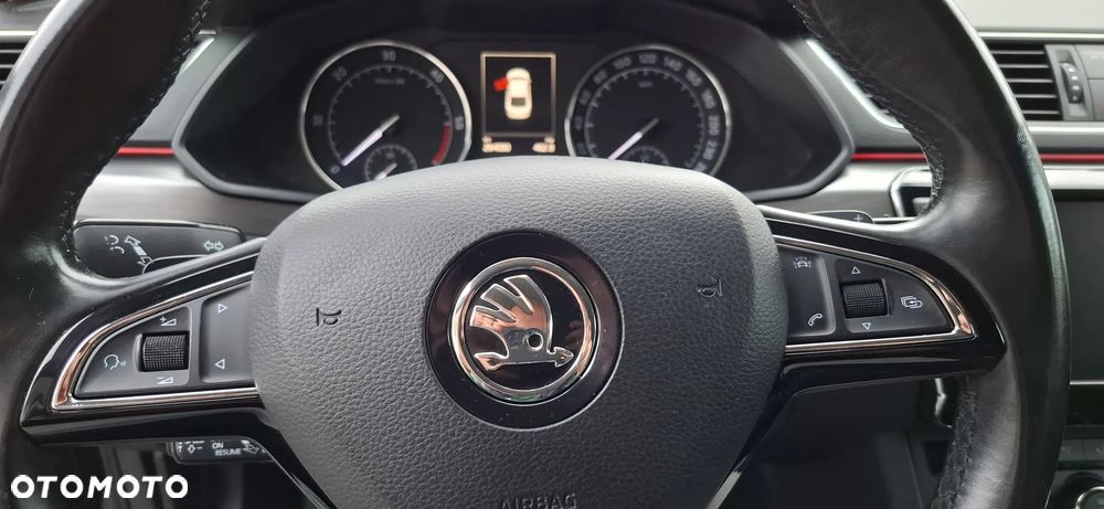 Skoda Superb 2.0 TDI 4x4 Style DSG - 6