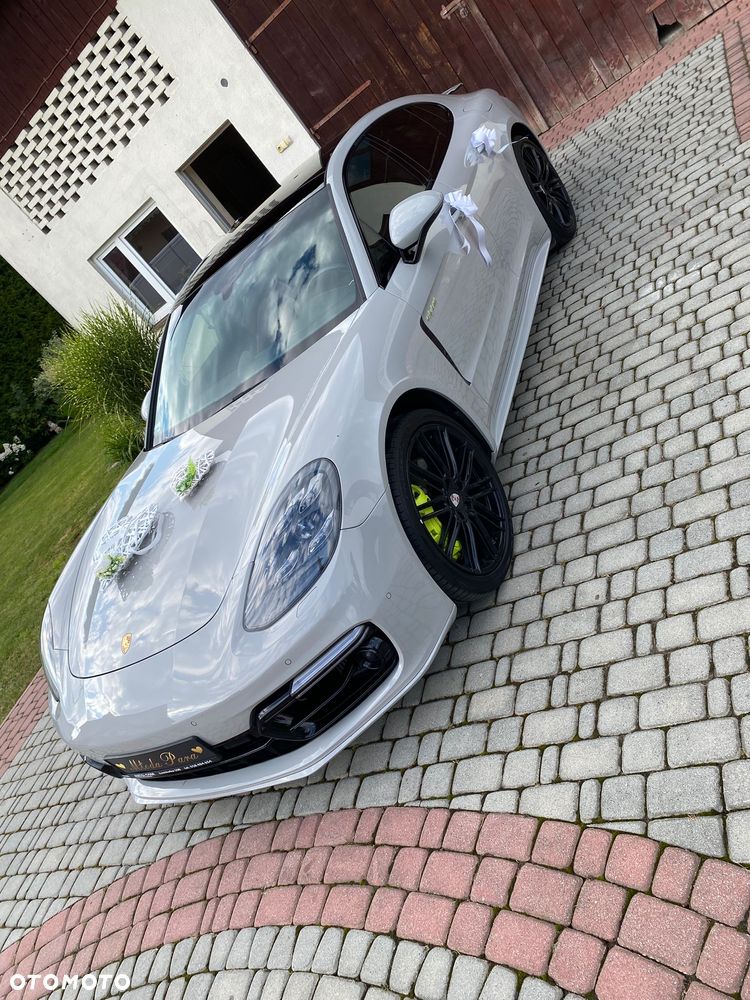 Porsche Panamera - 4