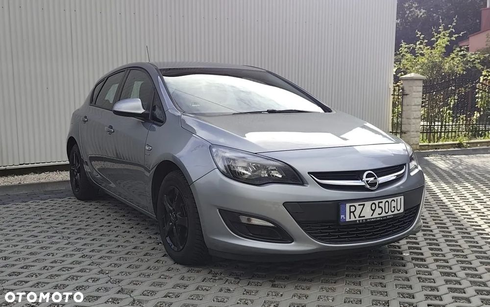 Opel Astra IV 1.4 T Active - 1