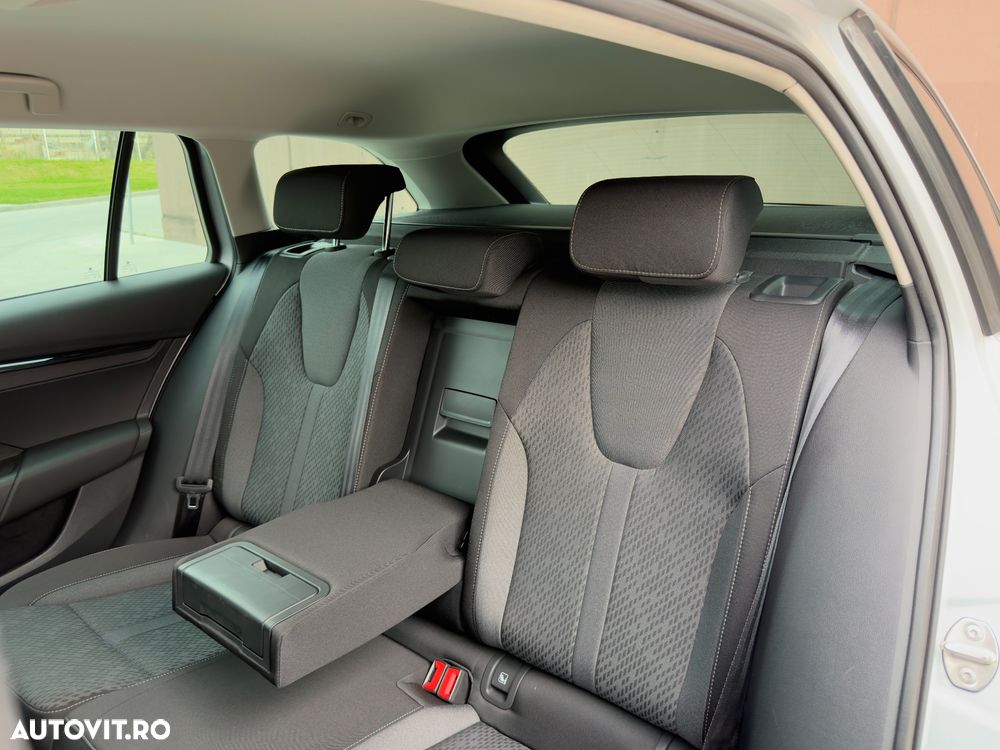 Skoda Octavia 2.0 TDI DSG Clever - 26