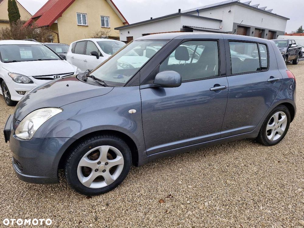 Suzuki Swift - 4