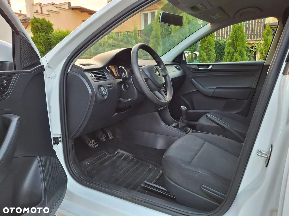 Skoda RAPID 1.0 TSI Active - 27
