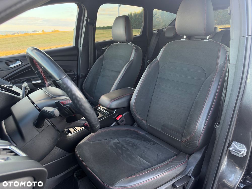 Ford Kuga - 12