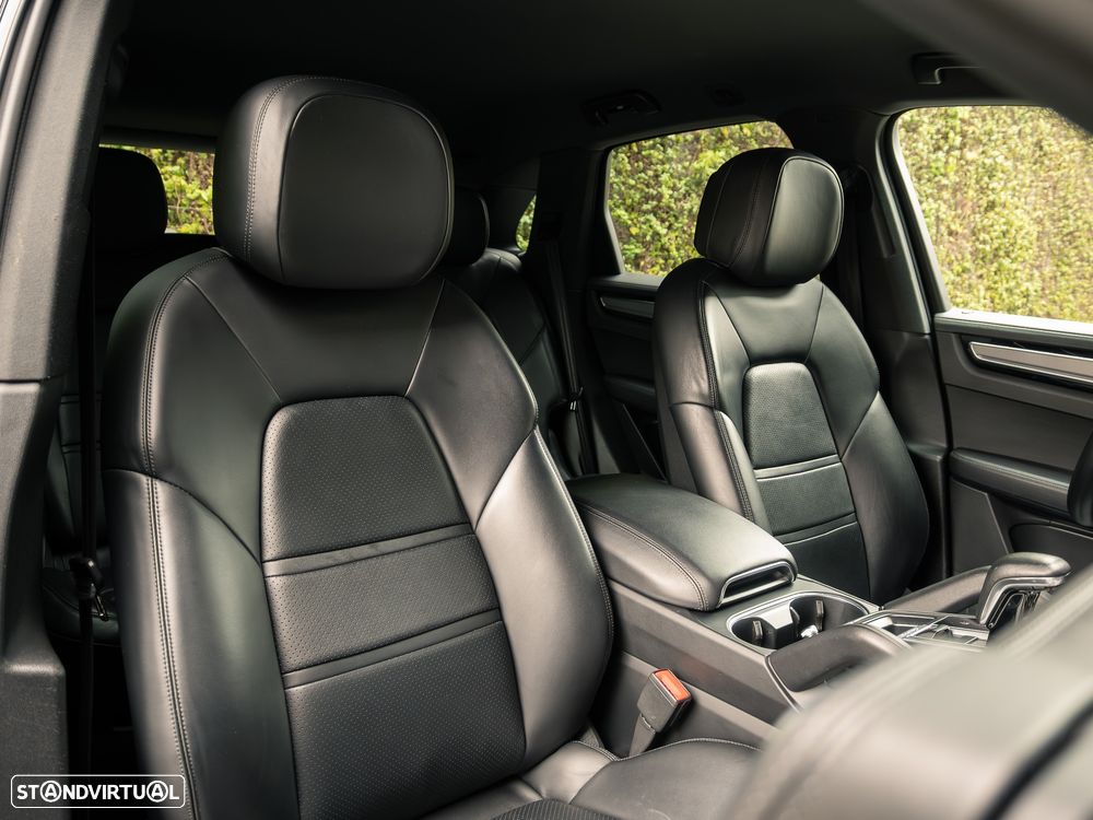 Porsche Cayenne E-Hybrid Tiptronic S - 24