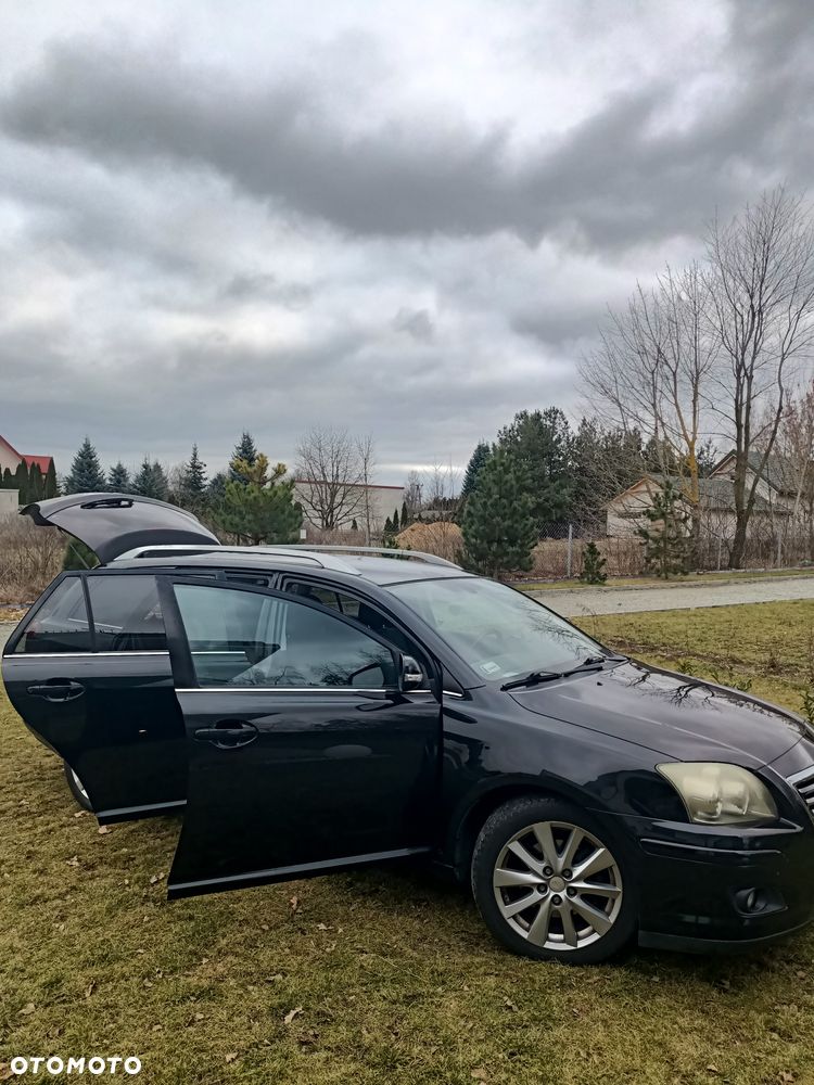 Toyota Avensis - 2