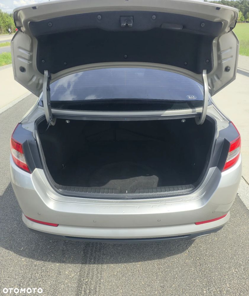Kia Optima - 12
