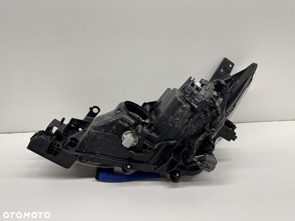 Przednia Prawa Lampa  Mazda 3 bm  B45A-51030 - 3