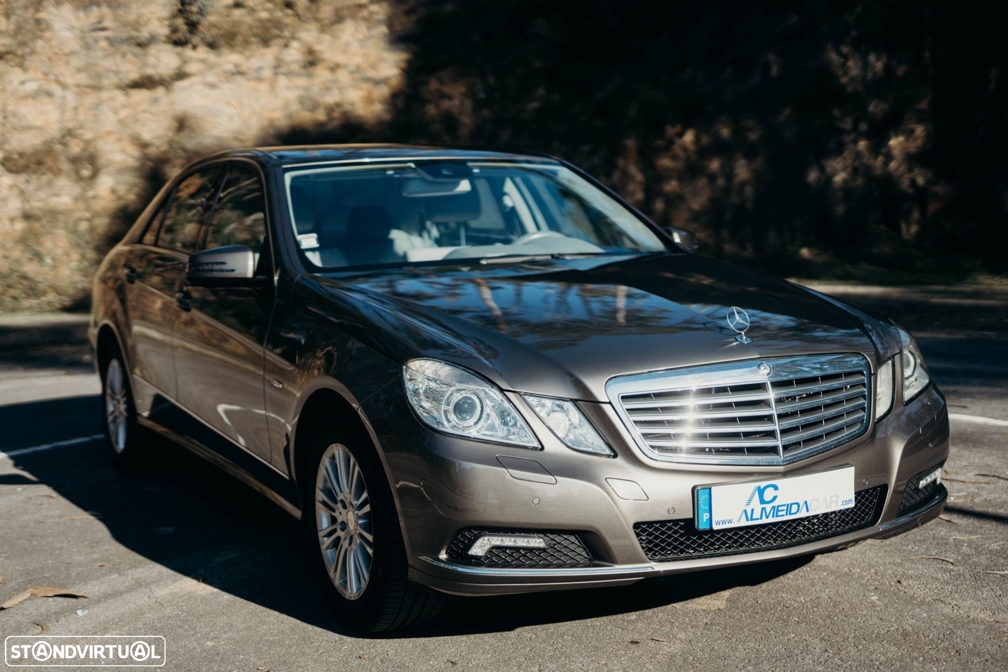 Mercedes-Benz E 250 CGi Elegance BlueEfficiency - 2