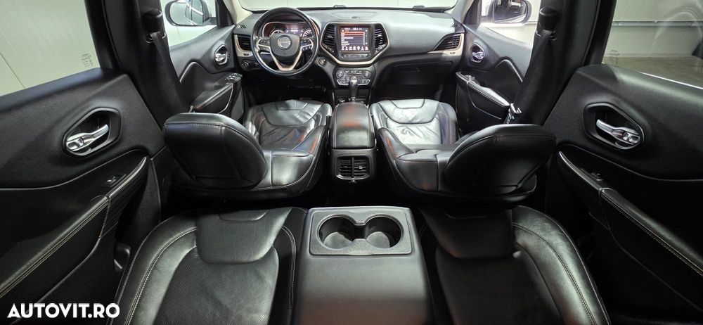 Jeep Cherokee - 20
