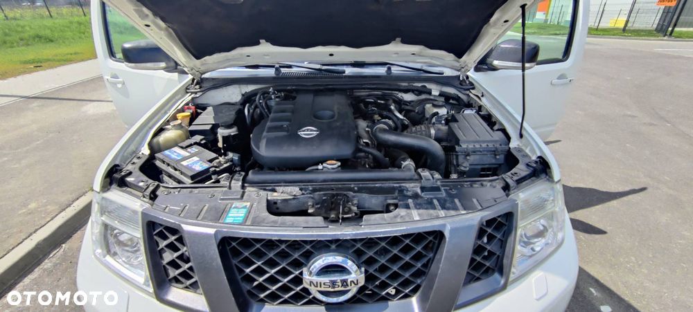 Nissan Pathfinder 2.5 DCi LE - 17