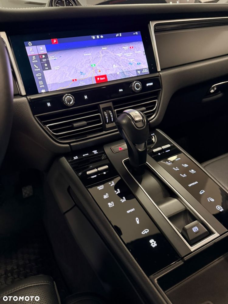 Porsche Macan Standard - 10