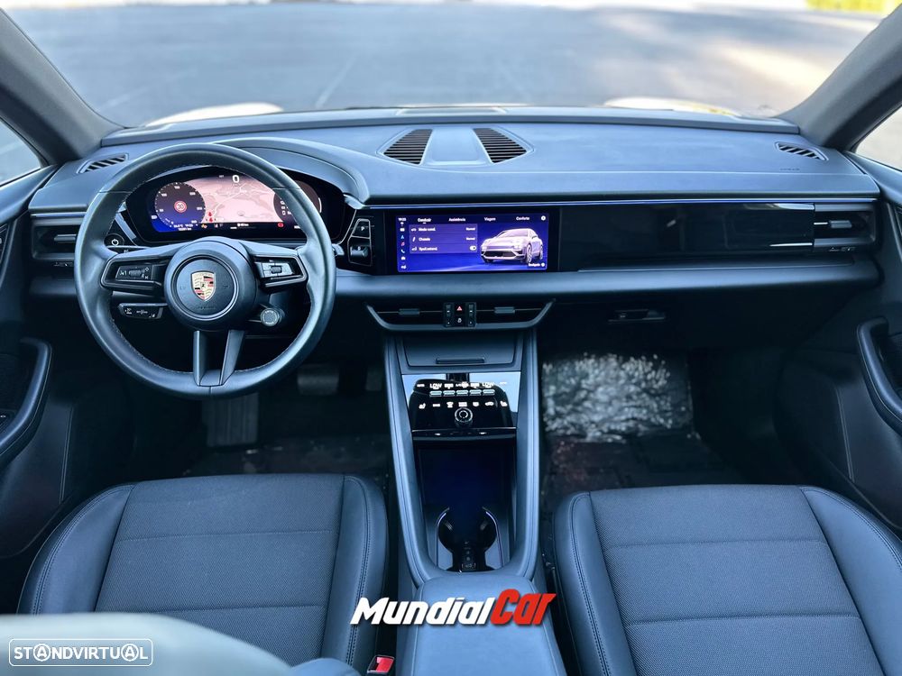 Porsche Macan Electric 4 - 6