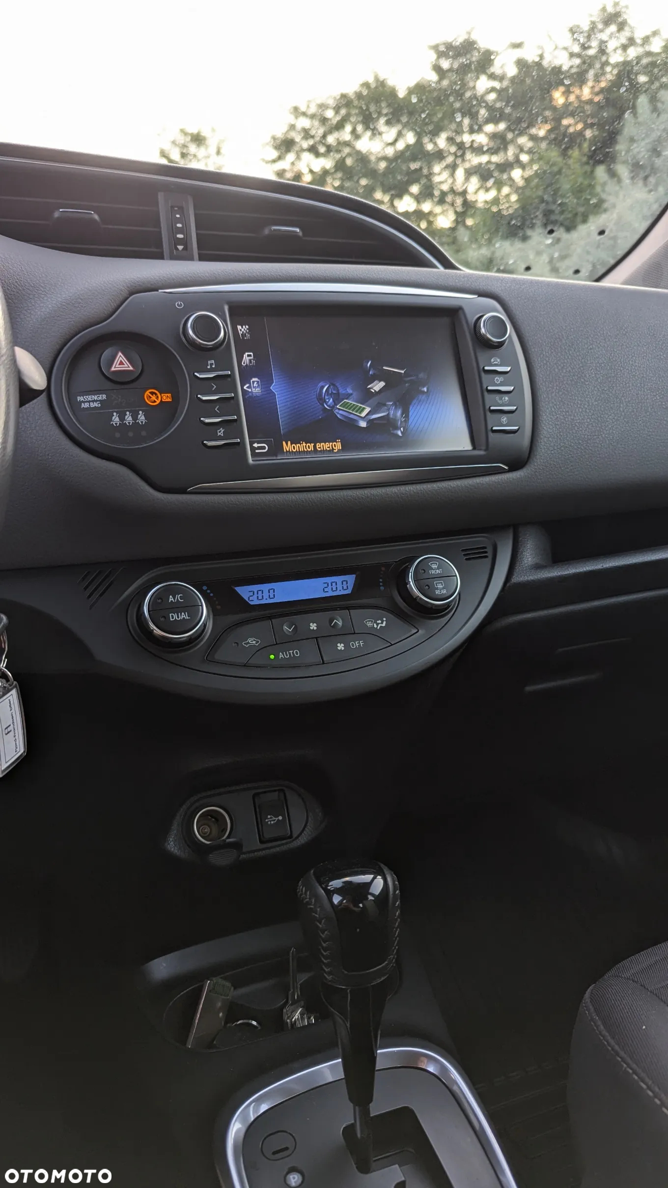 Toyota Yaris Hybrid 100 Dynamic - 15