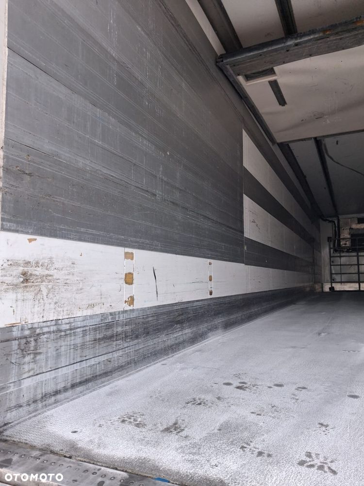 Schmitz Cargobull SKO 24 - 7