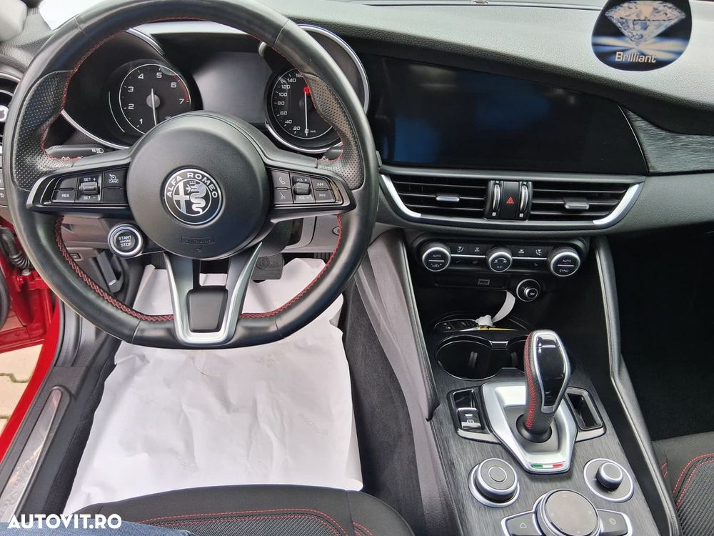 Alfa Romeo Giulia - 11