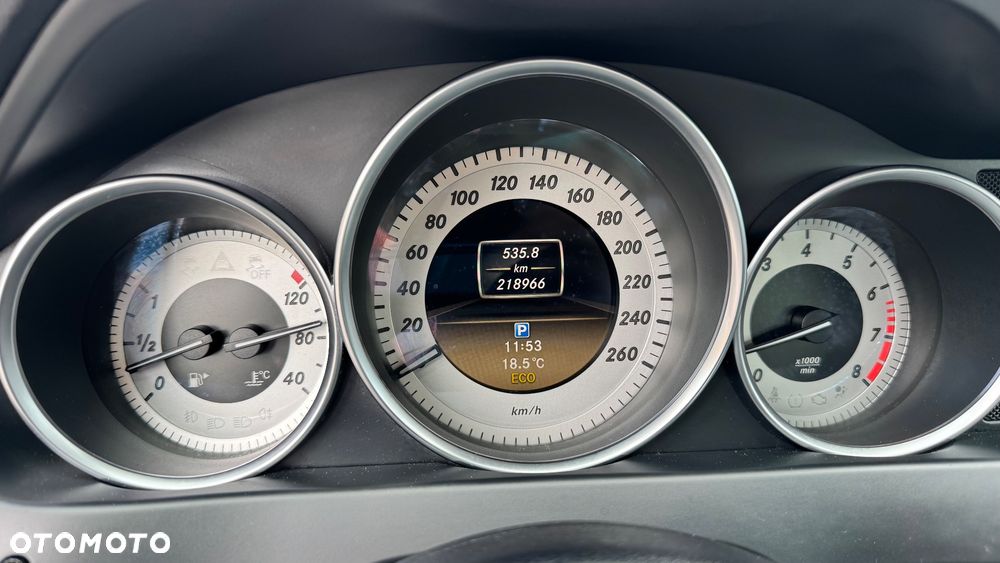 Mercedes-Benz Klasa C 180 CGI BlueEff Avantgarde - 21