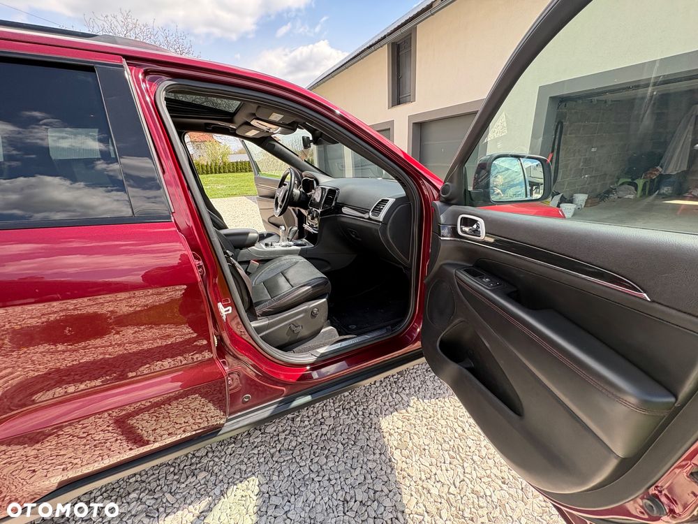 Jeep Grand Cherokee - 38