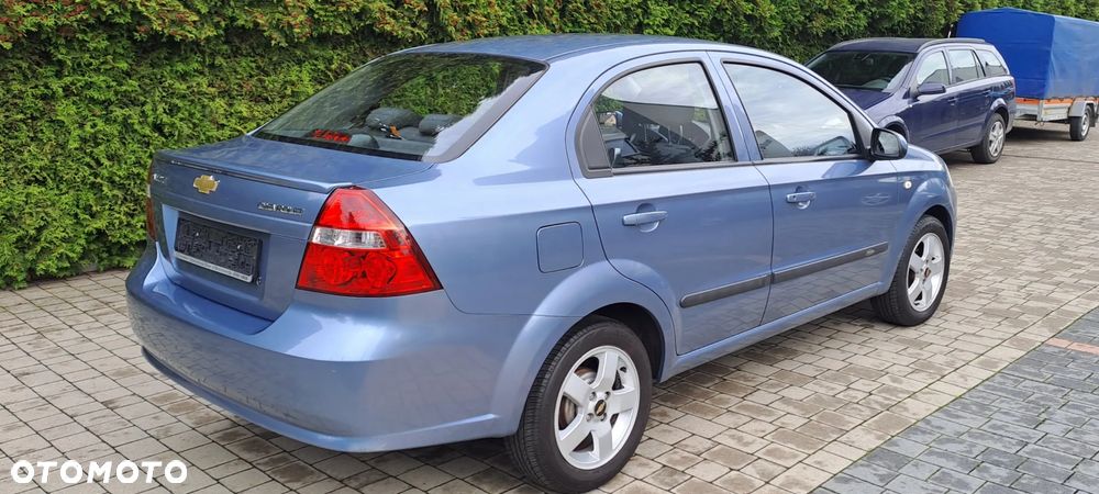Chevrolet Aveo - 10