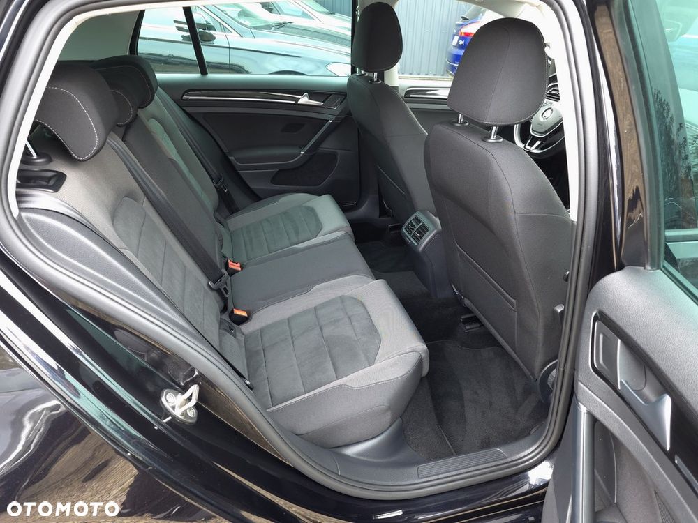 Volkswagen Golf - 9