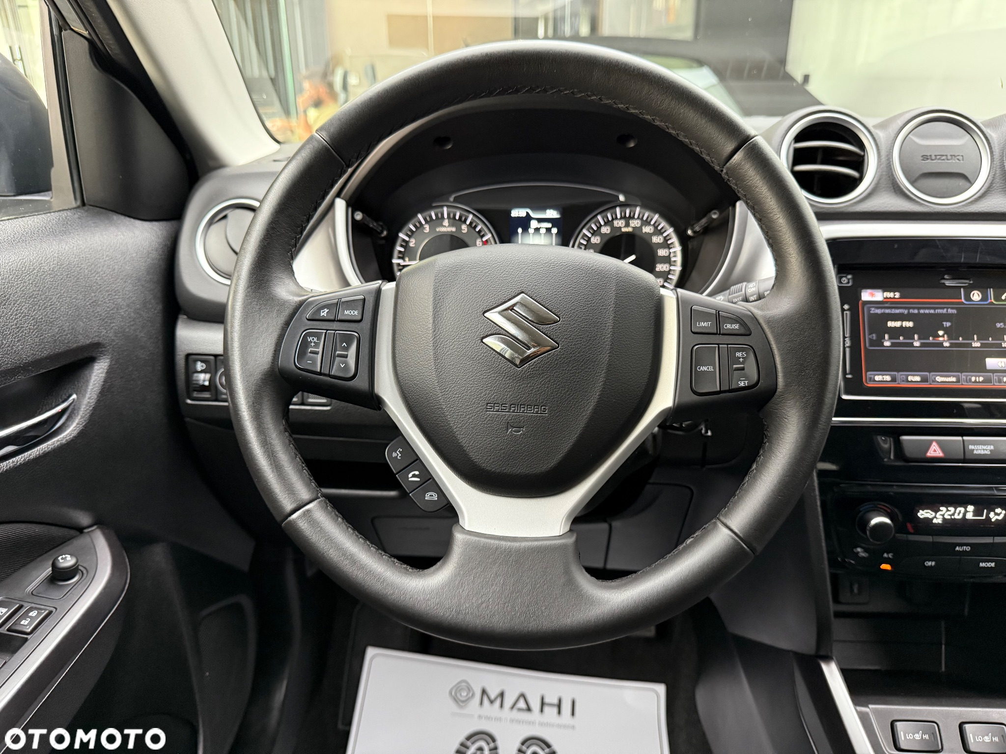 Suzuki Vitara 1.0 Boosterjet Premium 2WD - 22