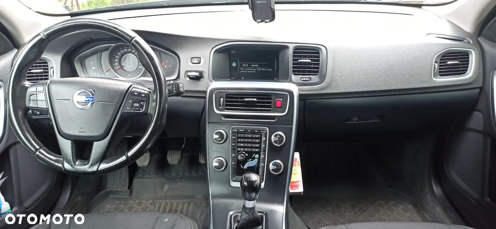 Volvo V60 D2 Momentum - 8