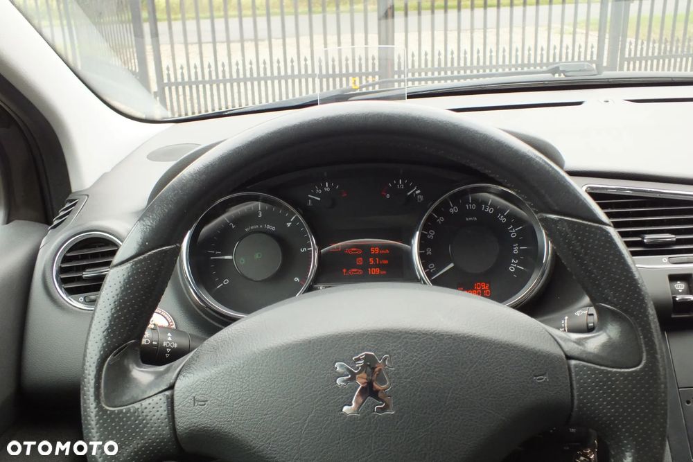 Peugeot 3008 2.0 HDi Allure - 20