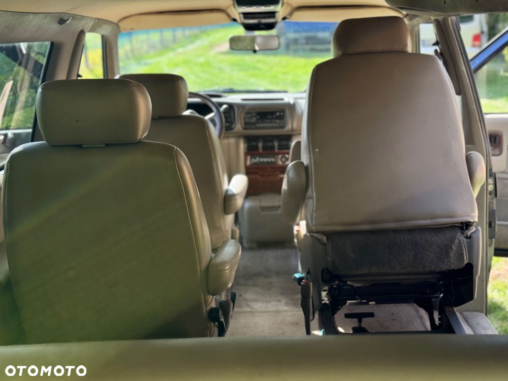 Chrysler Town & Country 3.8L LXi - 8