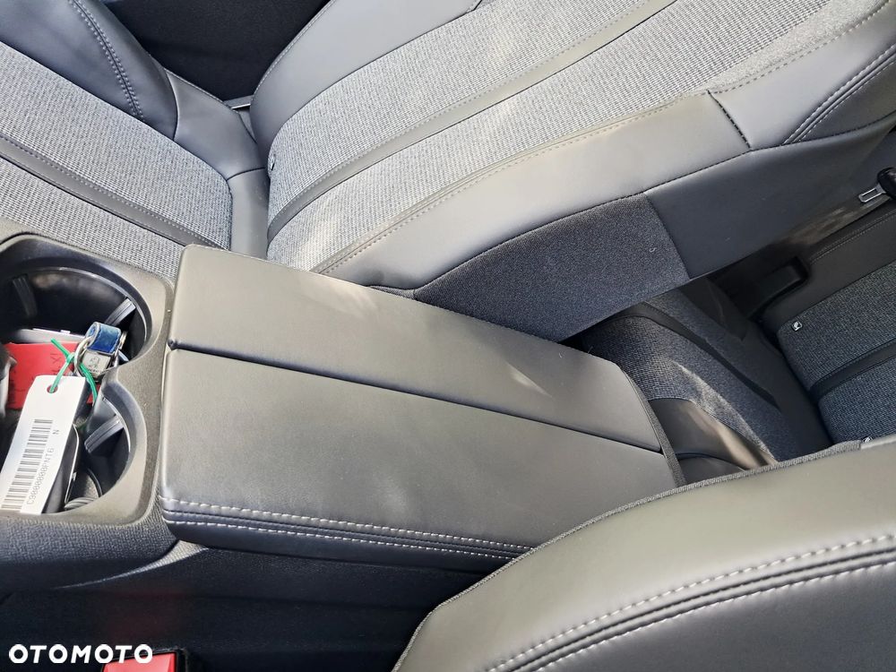 Peugeot 3008 1.2 PureTech GPF Allure S&S EAT8 - 19