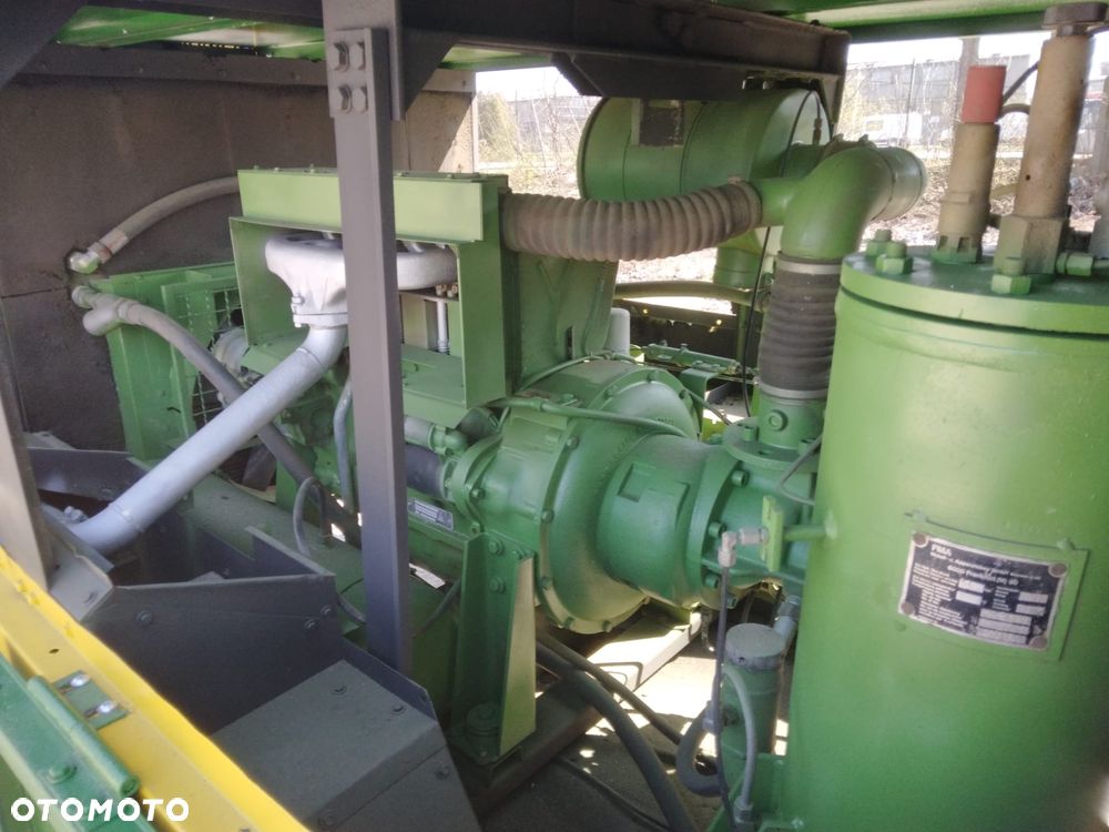 kompresor śrubowy 7m3/min -12bar - 8