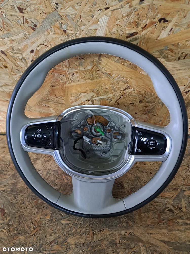 VOLVO XC60 II KIEROWNICA MULTIFUNKCJA SKÓRA 31407818 - 1