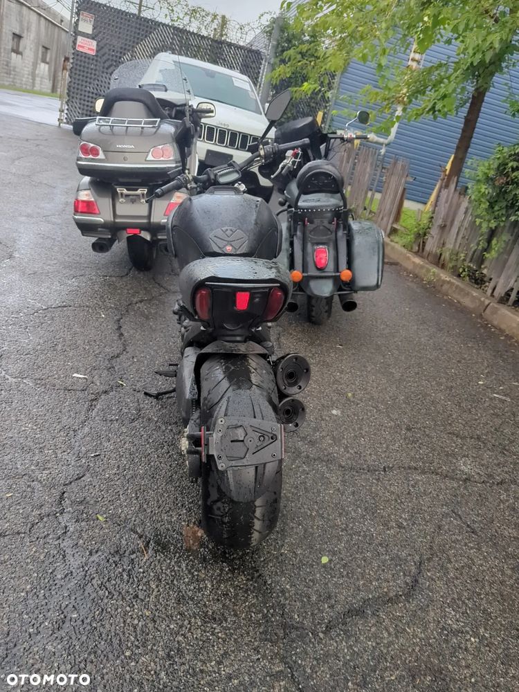 Ducati Diavel - 24