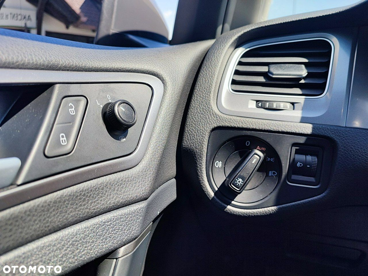 Volkswagen Golf - 12