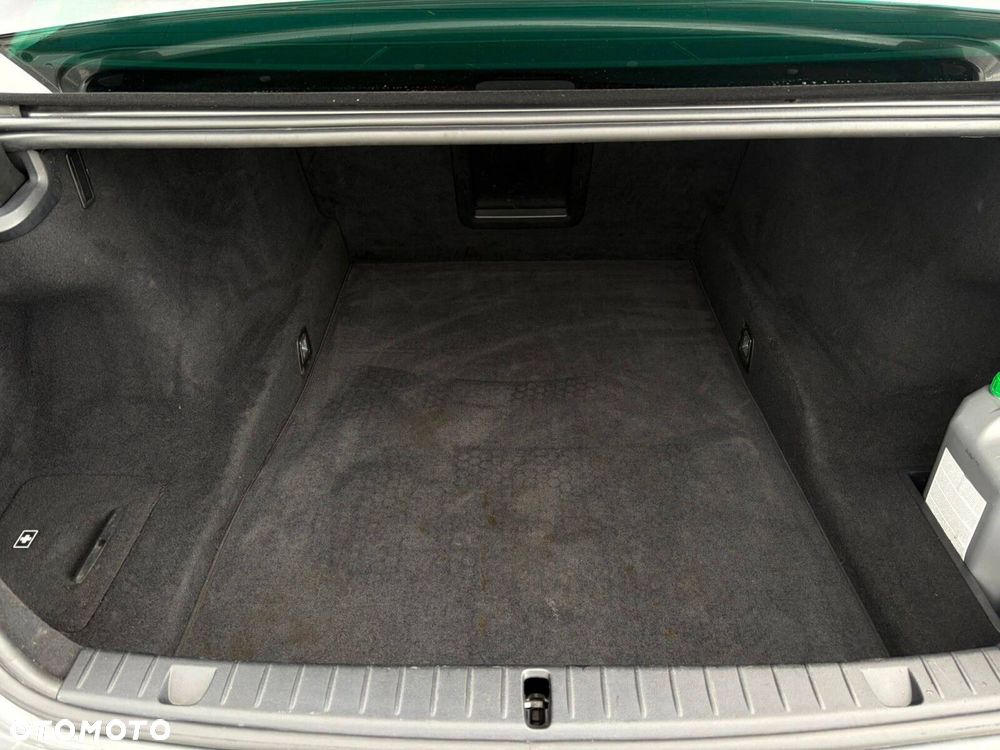 BMW Seria 7 - 32