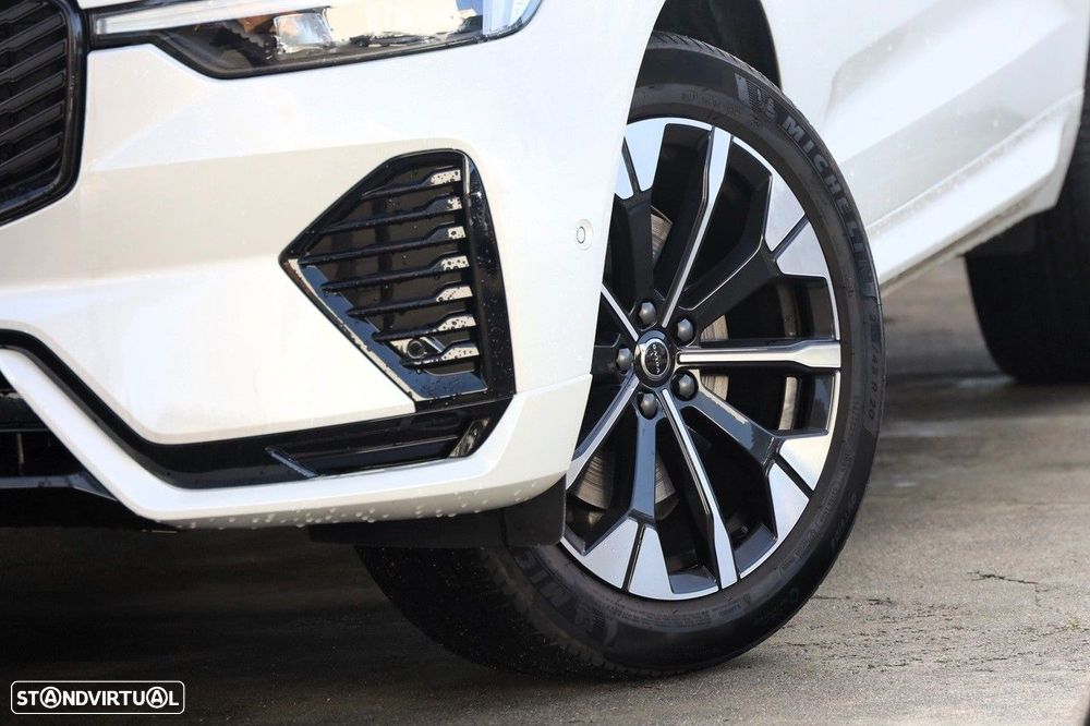 Volvo XC 60 2.0 T6 PHEV Plus Dark - 40