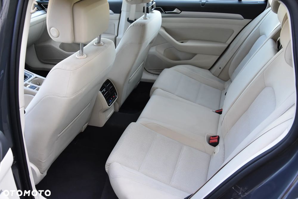 Volkswagen Passat 2.0 TDI BMT Comfortline - 20