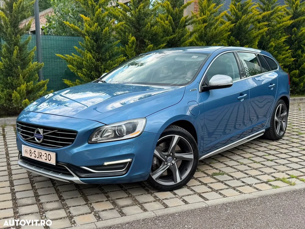 Volvo V60 D5AWD Summum - 1