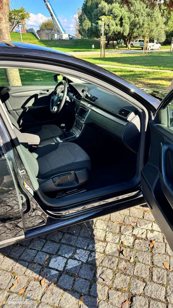 VW Passat 1.6 TDI BlueMotion - 14