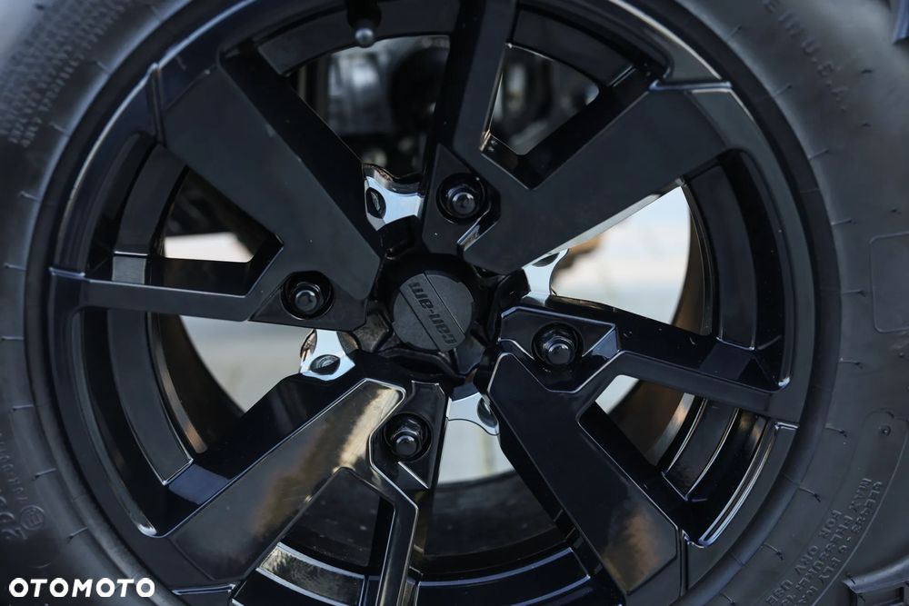 Can-Am Outlander - 28