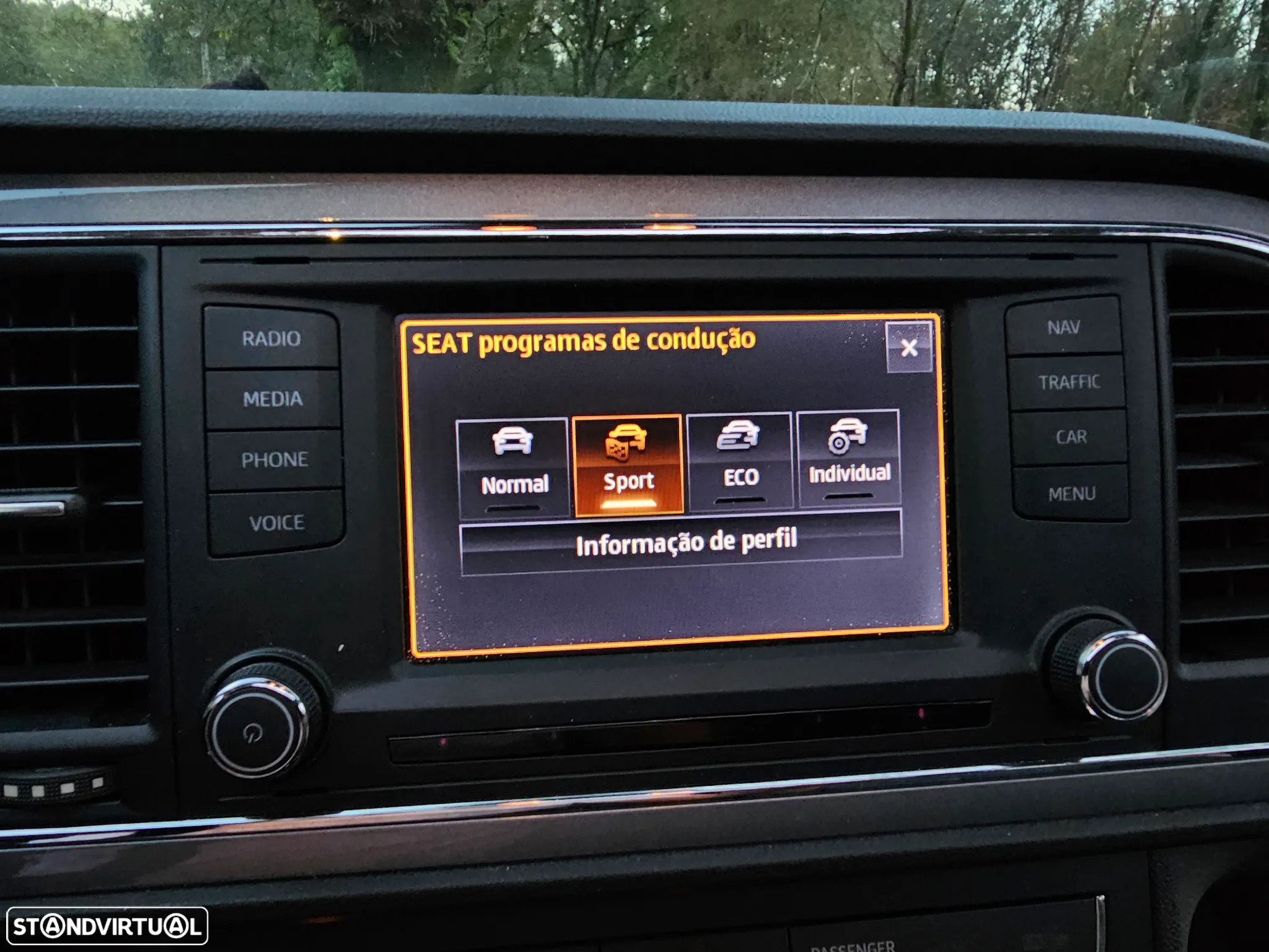 SEAT Leon 2.0 TDI DPF FR - 35