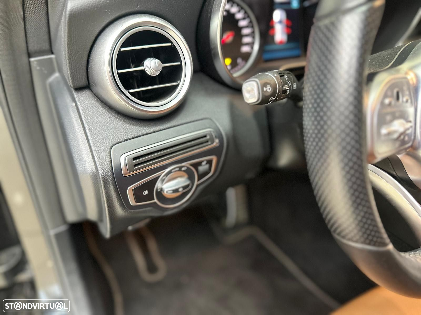 Mercedes-Benz C 300 d AMG Line - 26
