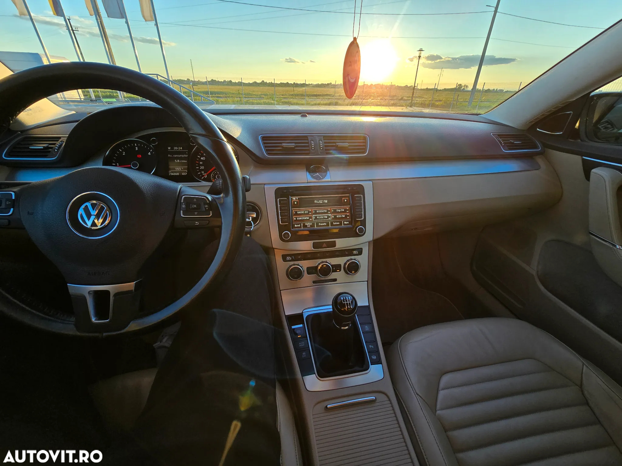 Volkswagen Passat 2.0 TDI BlueMotion Technology Highline - 13