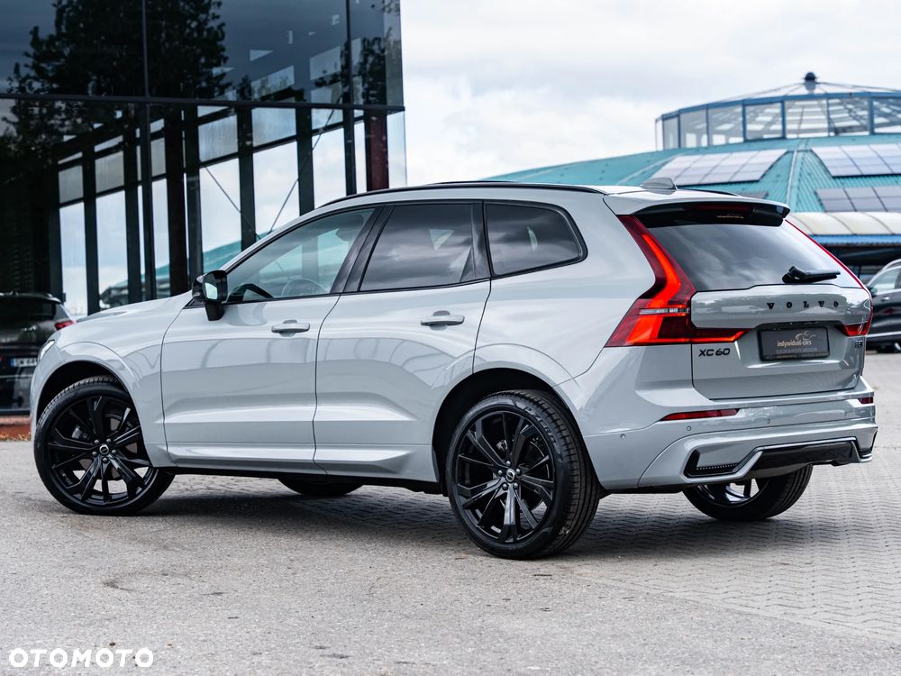 Volvo XC 60 B5 B AWD Plus Dark - 11