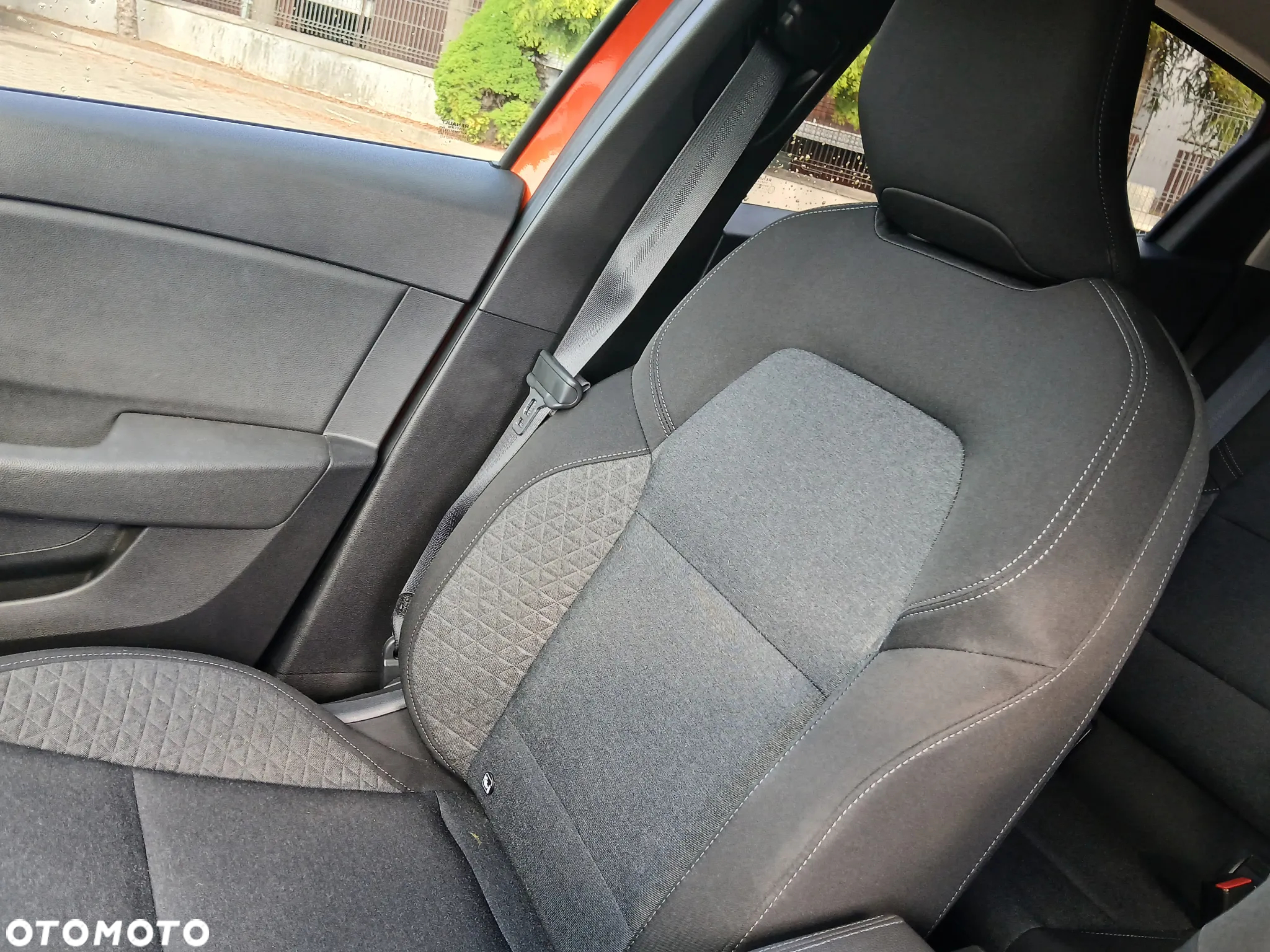 Renault Clio TCe 100 EXPERIENCE - 11
