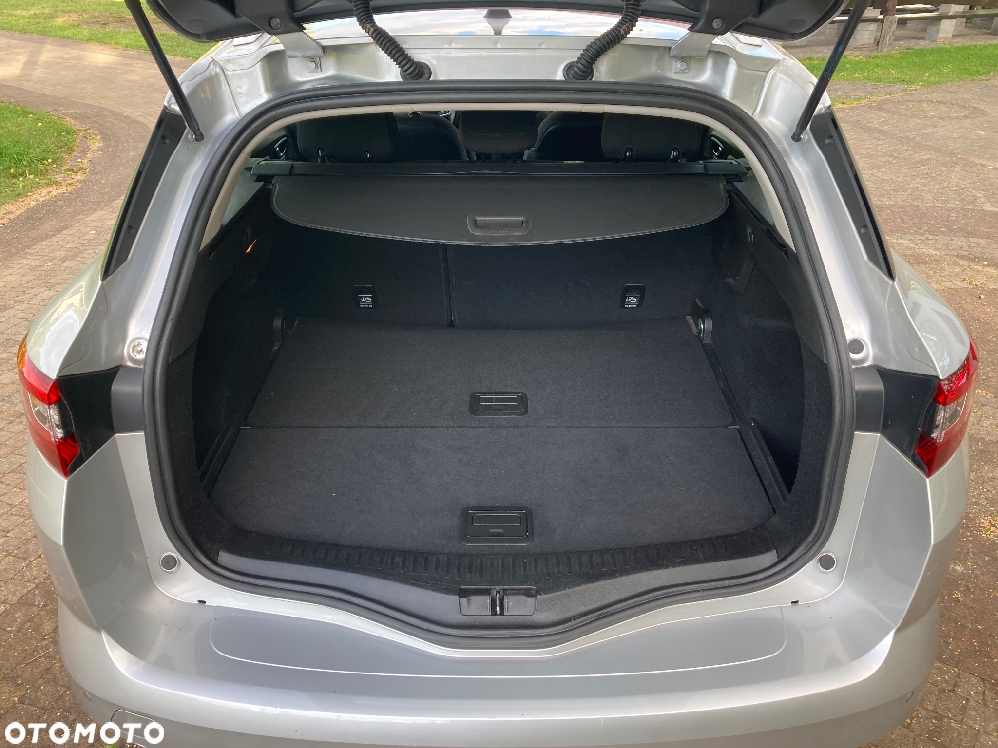 Renault Megane Grandtour TCe 140 GPF ZEN - 17