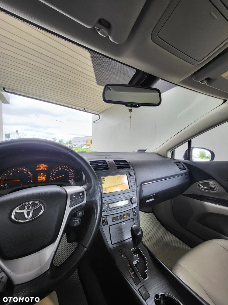 Toyota Avensis 2.2 D-4D Prestige NAVI - 4