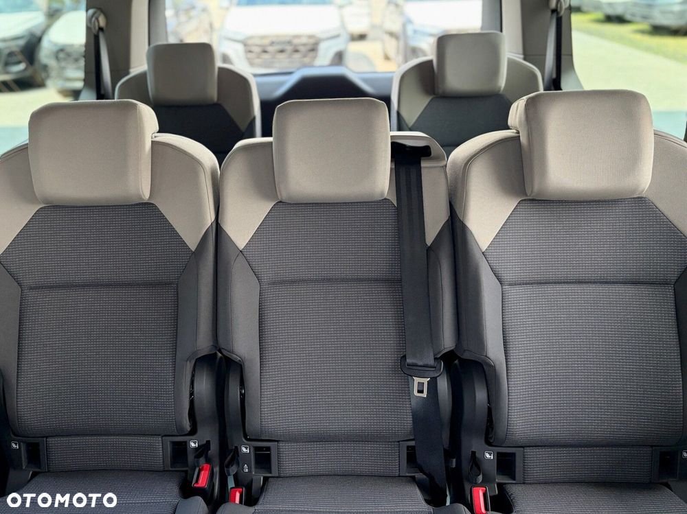 Volkswagen Multivan - 30